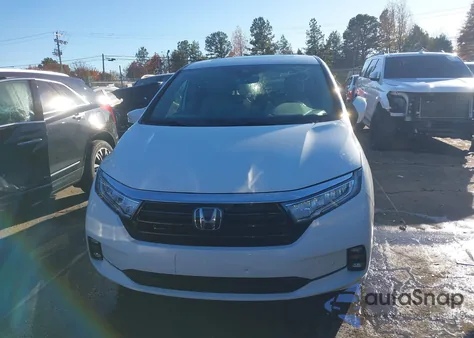 2024 Honda Odyssey Touring z USA, uszkodzony, nr VIN 5FNRL6H80RB045725